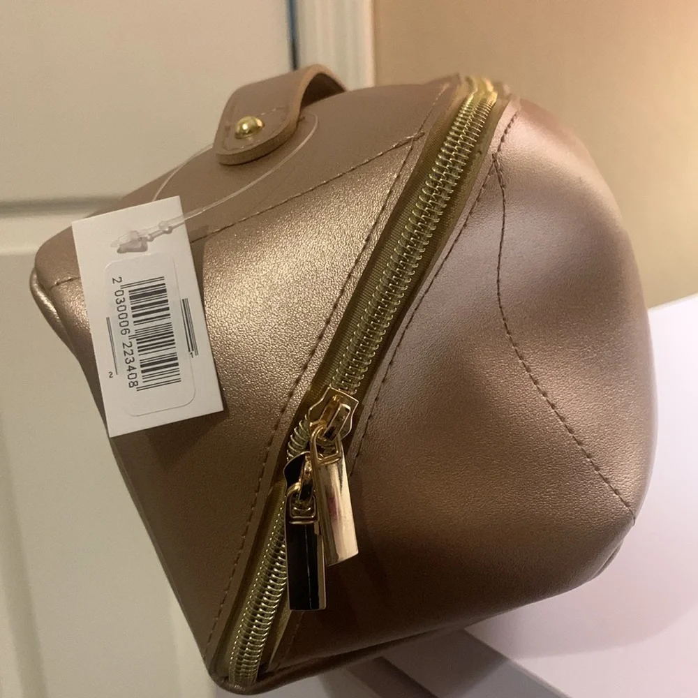 NEW Bloomingdale’s Rose Gold Zip Beauty Pouch - Picture 2 of 7
